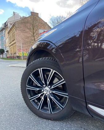 Volvo XC 60 cena 124900 przebieg: 170000, rok produkcji 2017 z Kraków małe 631